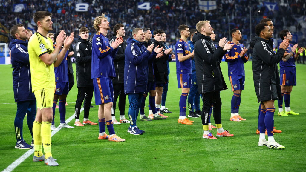 Newcastle Players Clapping Fans Marseille UCL